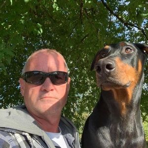 Meet your Posher, Cliff